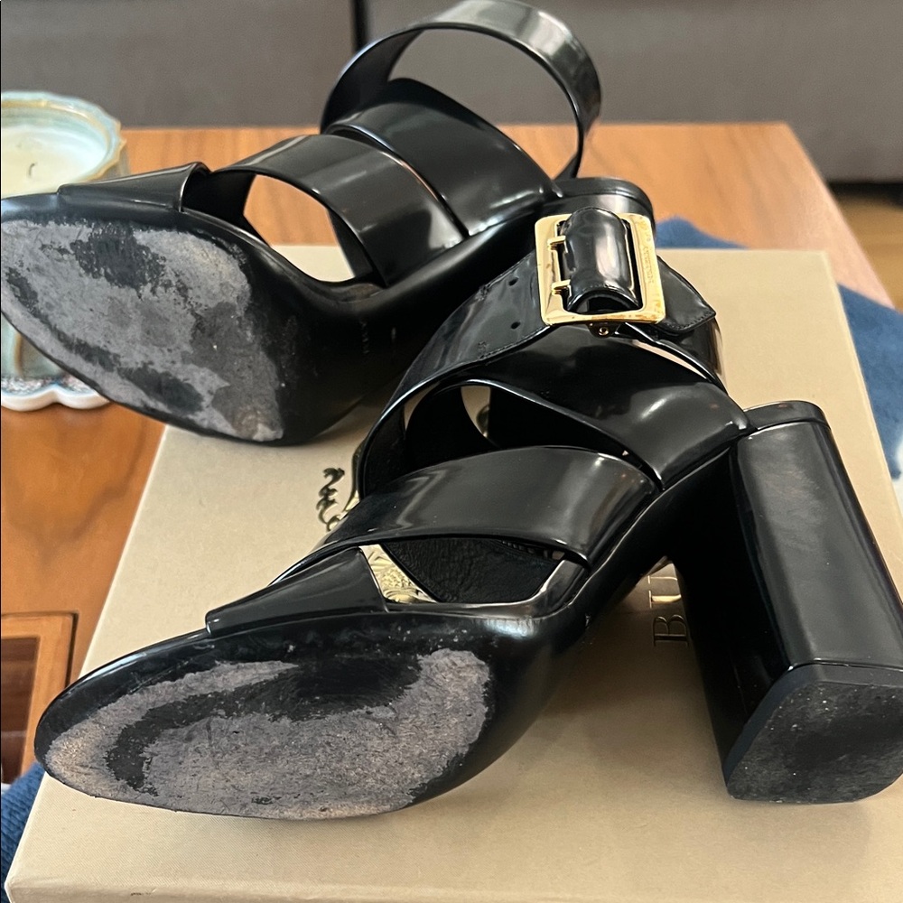 Elegant Black Heeled Sandals - Picture 5 of 5